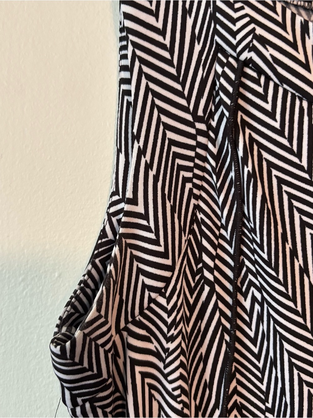 Voir Voir Black & White Sleeveless Midi Dress with Waist Tie - Picture 7 of 7